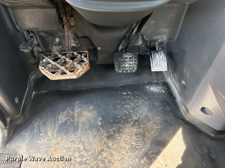 image for item EG1868 2013 Mack GU713 vacuum truck