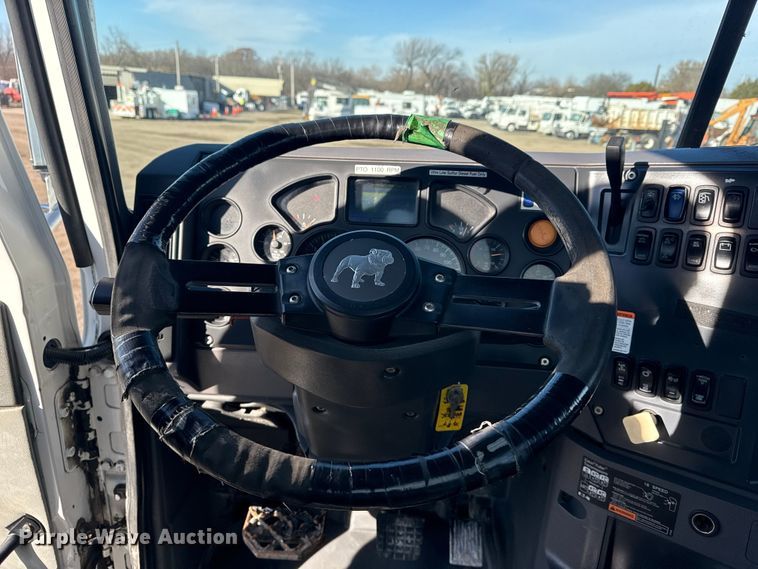 image for item EG1868 2013 Mack GU713 vacuum truck