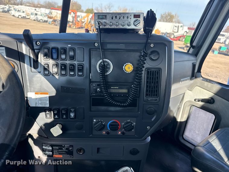 image for item EG1868 2013 Mack GU713 vacuum truck