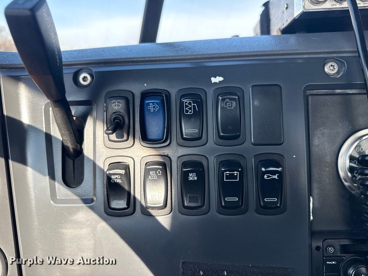 image for item EG1868 2013 Mack GU713 vacuum truck