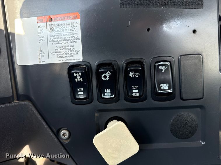 image for item EG1868 2013 Mack GU713 vacuum truck