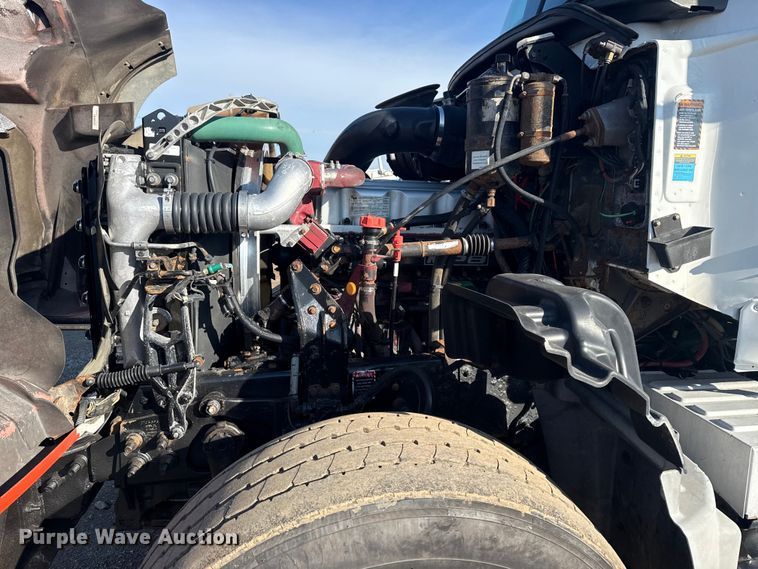 image for item EG1868 2013 Mack GU713 vacuum truck