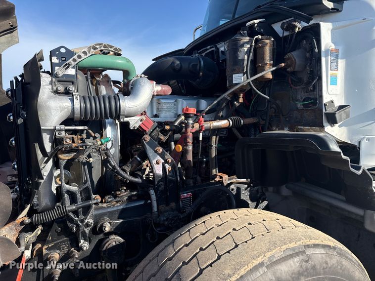 image for item EG1868 2013 Mack GU713 vacuum truck