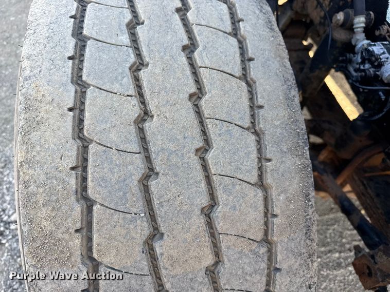 image for item EG1868 2013 Mack GU713 vacuum truck