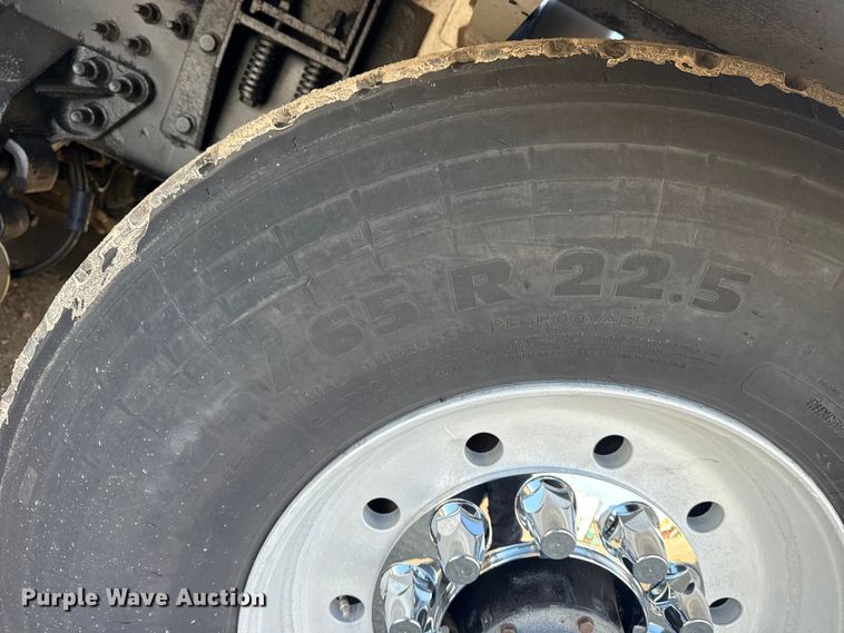 image for item EG1868 2013 Mack GU713 vacuum truck