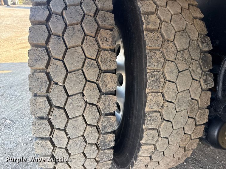 image for item EG1868 2013 Mack GU713 vacuum truck