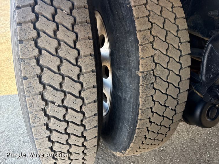 image for item EG1868 2013 Mack GU713 vacuum truck