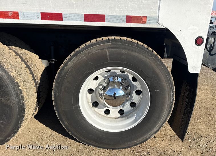 image for item EG1868 2013 Mack GU713 vacuum truck