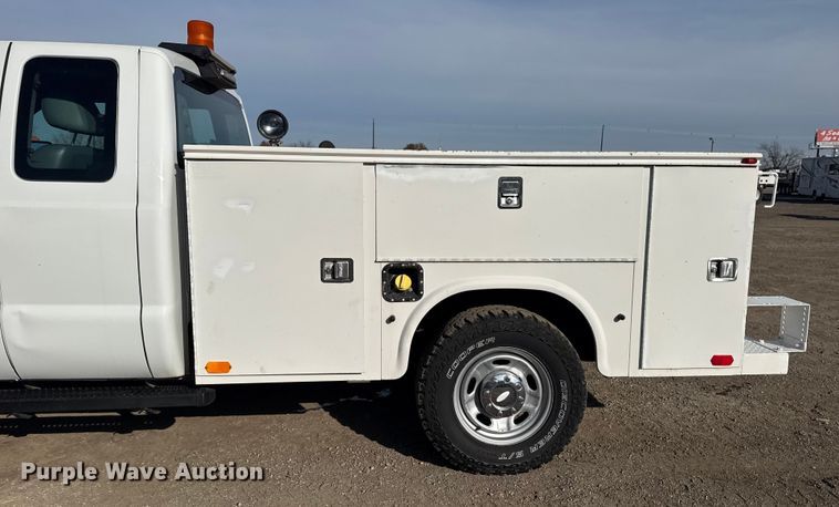 image for item EG1869 2013 Ford F250 Super Duty SuperCab utility bed pickup truck