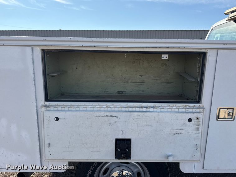 image for item EG1869 2013 Ford F250 Super Duty SuperCab utility bed pickup truck