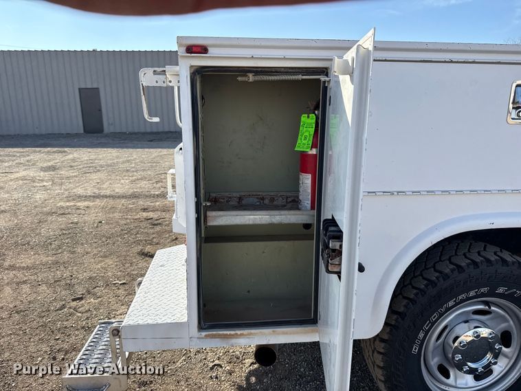 image for item EG1869 2013 Ford F250 Super Duty SuperCab utility bed pickup truck