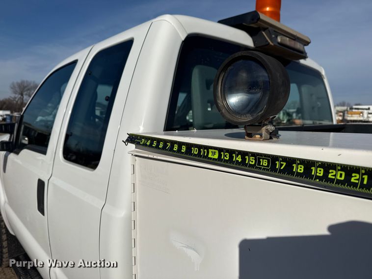 image for item EG1869 2013 Ford F250 Super Duty SuperCab utility bed pickup truck