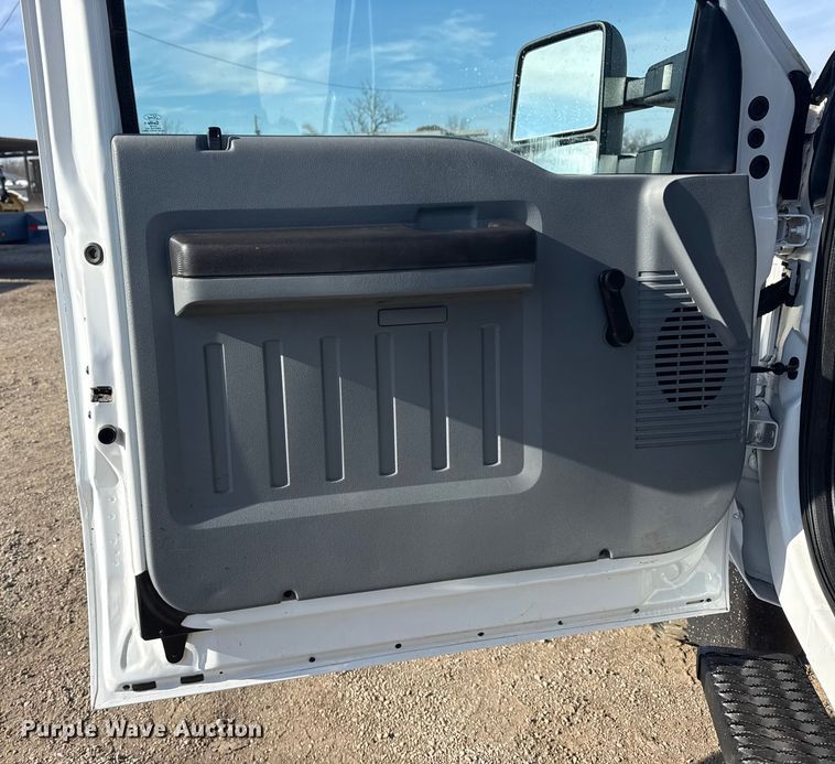 image for item EG1869 2013 Ford F250 Super Duty SuperCab utility bed pickup truck