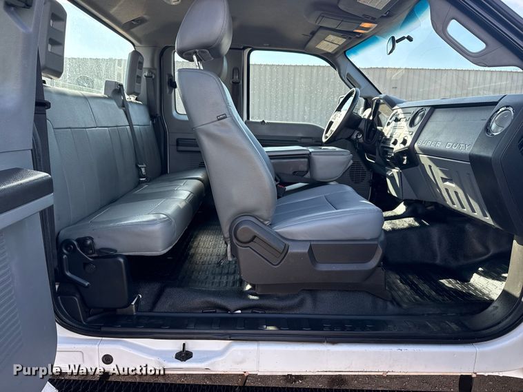 image for item EG1869 2013 Ford F250 Super Duty SuperCab utility bed pickup truck