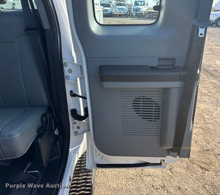 image for item EG1869 2013 Ford F250 Super Duty SuperCab utility bed pickup truck