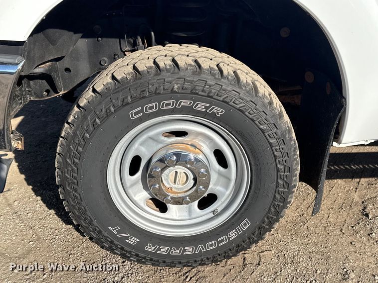 image for item EG1869 2013 Ford F250 Super Duty SuperCab utility bed pickup truck