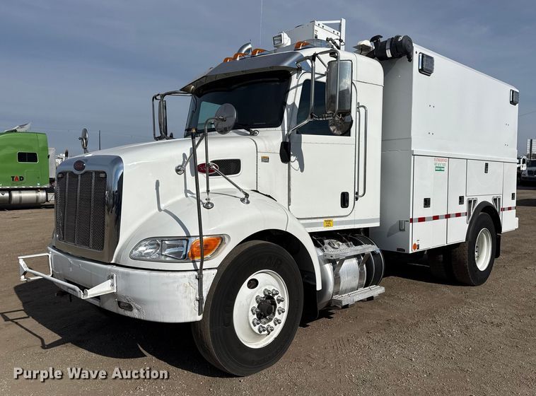 2018 Peterbilt 337 Utility / Service Truck VIN: 2NP2HJ6XXJM476667 Lot: 999331411