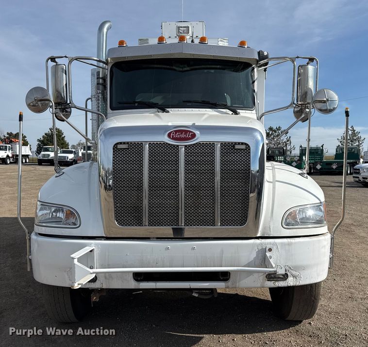 image for item EG1872 2018 Peterbilt 337 utility / service truck