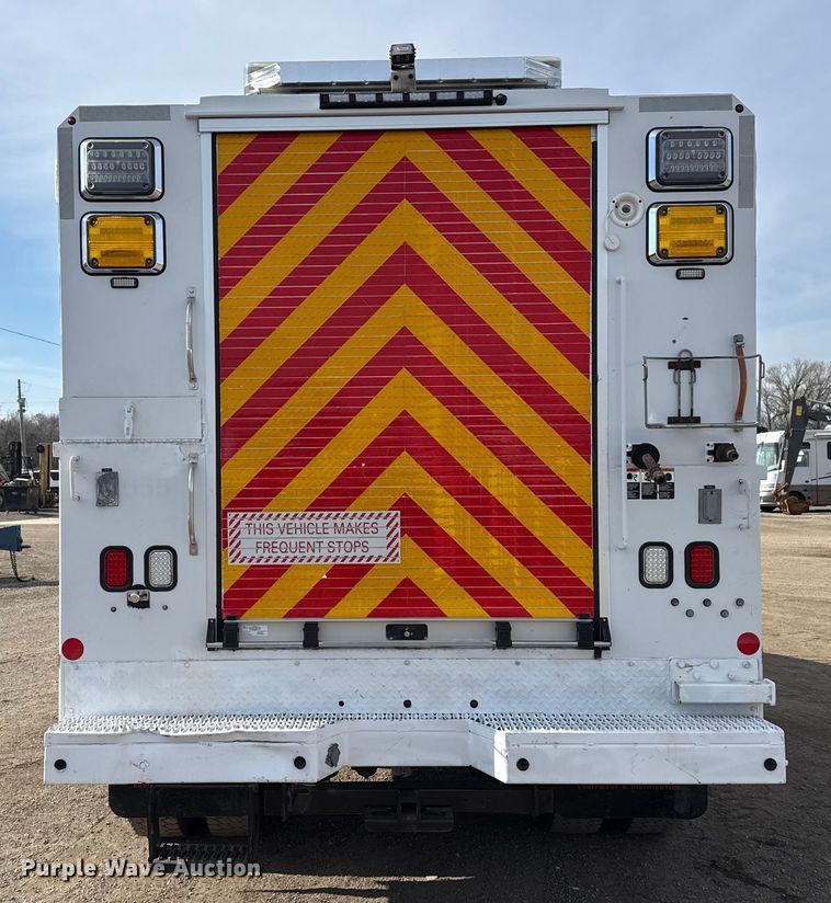 image for item EG1872 2018 Peterbilt 337 utility / service truck