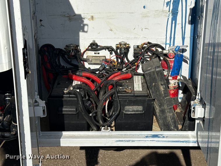 image for item EG1872 2018 Peterbilt 337 utility / service truck