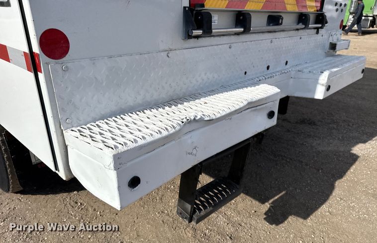 image for item EG1872 2018 Peterbilt 337 utility / service truck