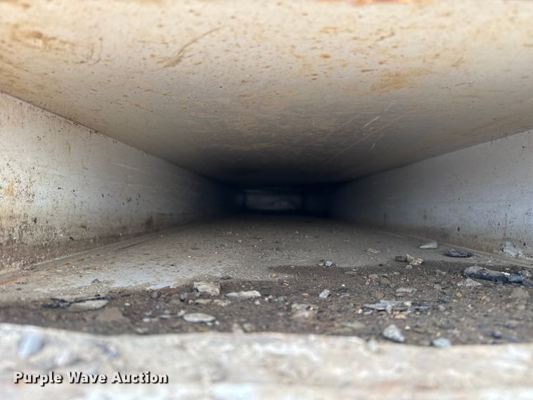 image for item EG1872 2018 Peterbilt 337 utility / service truck