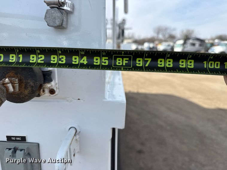 image for item EG1872 2018 Peterbilt 337 utility / service truck