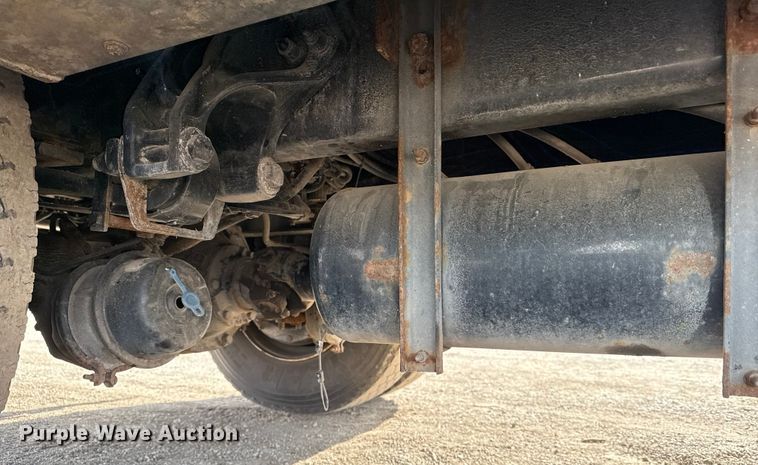 image for item EG1872 2018 Peterbilt 337 utility / service truck