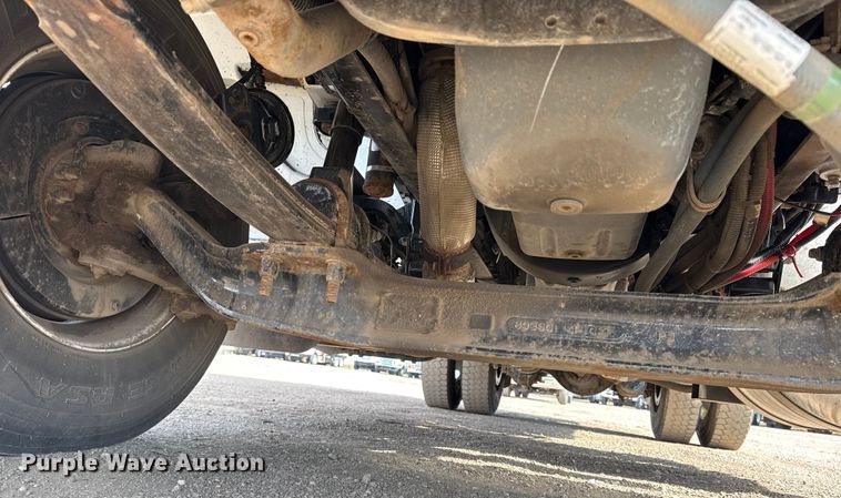 image for item EG1872 2018 Peterbilt 337 utility / service truck