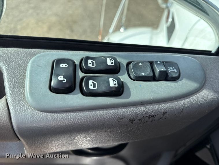 image for item EG1872 2018 Peterbilt 337 utility / service truck