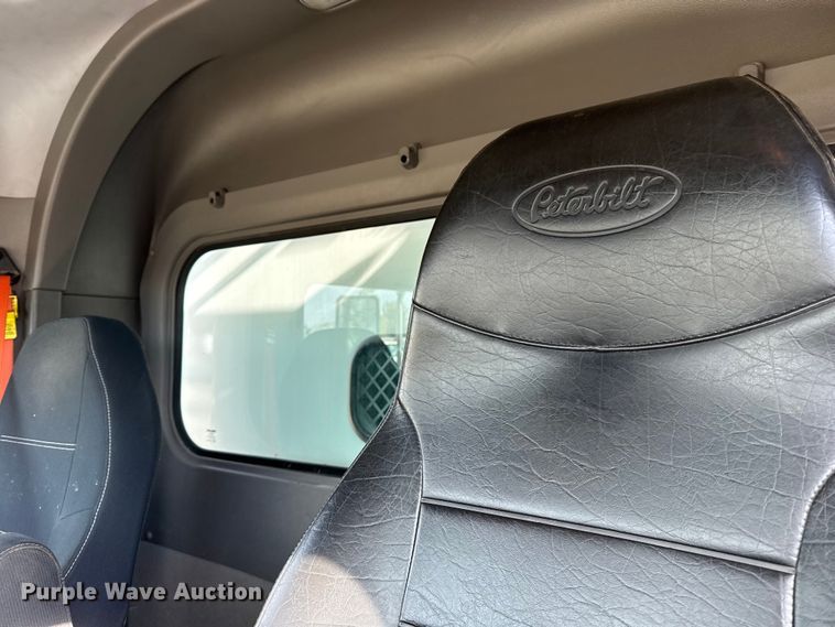 image for item EG1872 2018 Peterbilt 337 utility / service truck