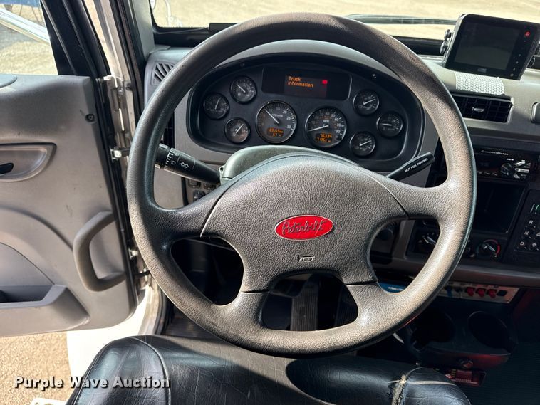 image for item EG1872 2018 Peterbilt 337 utility / service truck