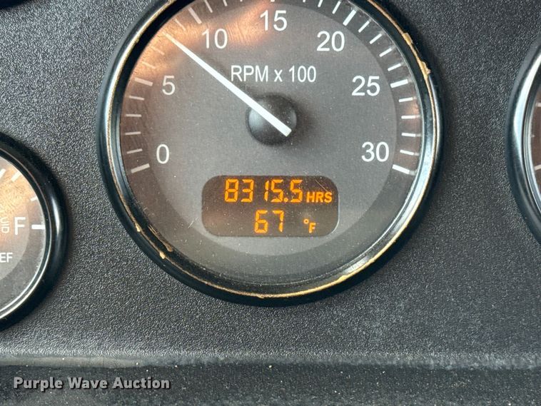 image for item EG1872 2018 Peterbilt 337 utility / service truck