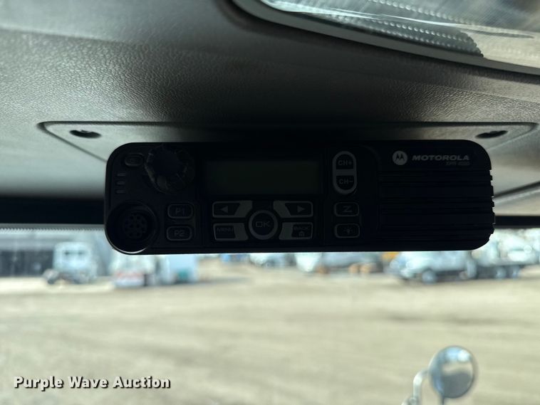 image for item EG1872 2018 Peterbilt 337 utility / service truck