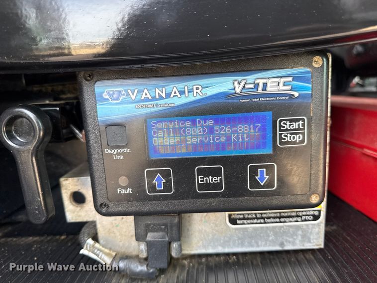 image for item EG1872 2018 Peterbilt 337 utility / service truck