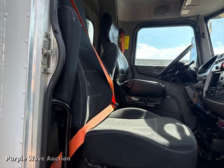 image for item EG1872 2018 Peterbilt 337 utility / service truck