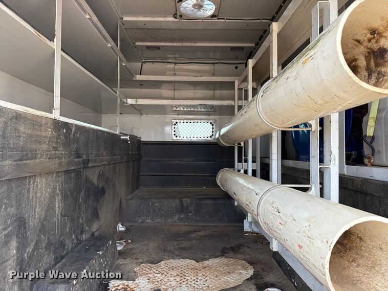 image for item EG1872 2018 Peterbilt 337 utility / service truck