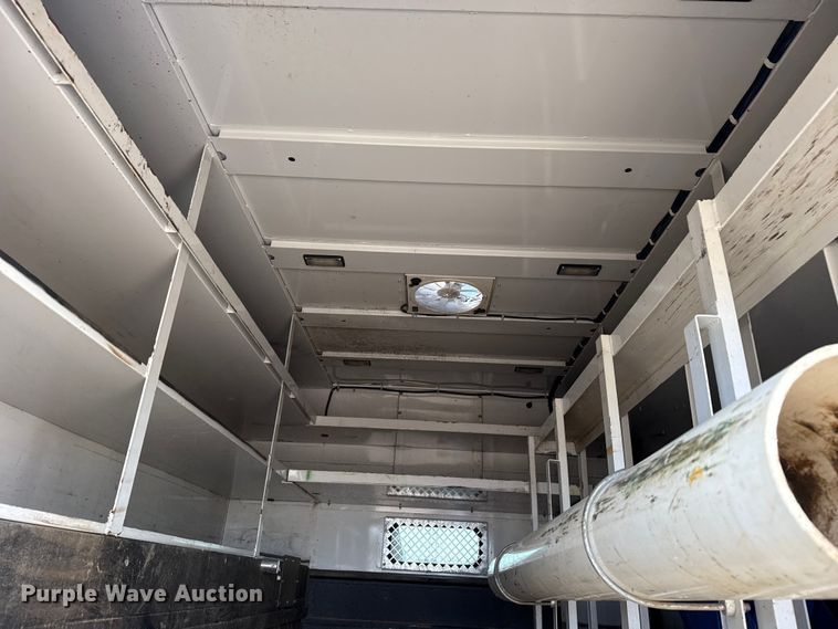 image for item EG1872 2018 Peterbilt 337 utility / service truck