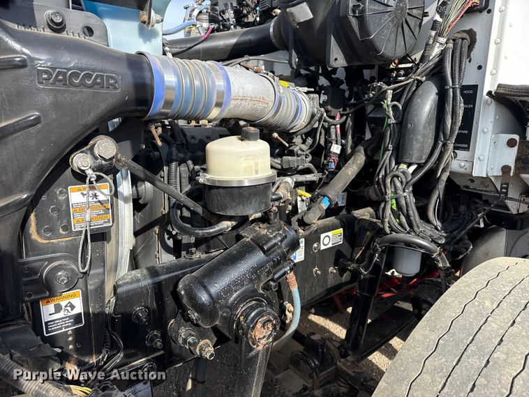 image for item EG1872 2018 Peterbilt 337 utility / service truck