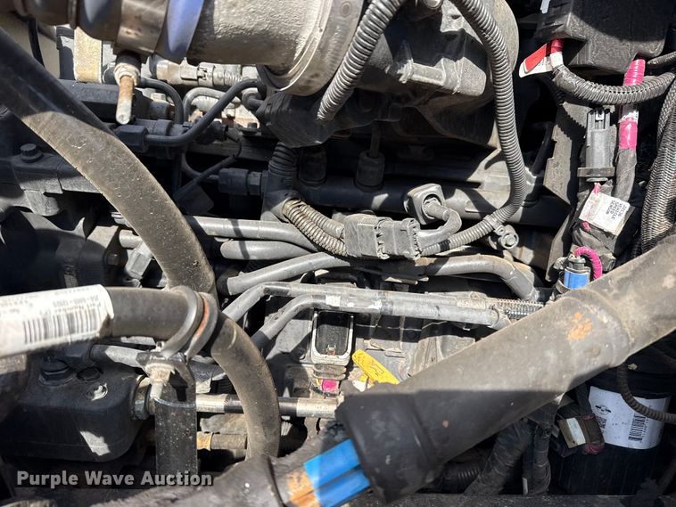 image for item EG1872 2018 Peterbilt 337 utility / service truck