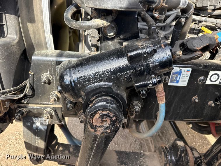 image for item EG1872 2018 Peterbilt 337 utility / service truck