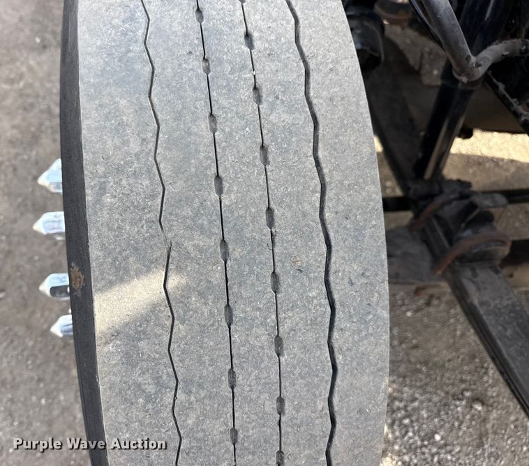 image for item EG1872 2018 Peterbilt 337 utility / service truck