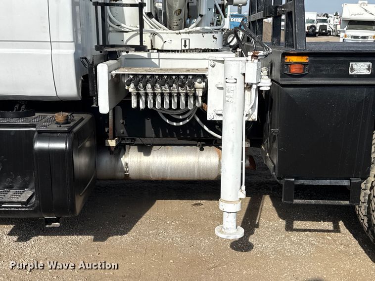 image for item EG1873 1997 Chevrolet Kodiak crane truck