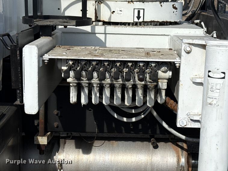 image for item EG1873 1997 Chevrolet Kodiak crane truck