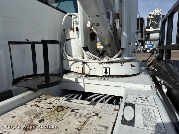 image for item EG1873 1997 Chevrolet Kodiak crane truck