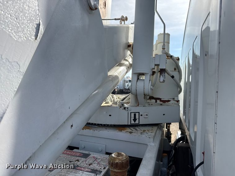 image for item EG1873 1997 Chevrolet Kodiak crane truck