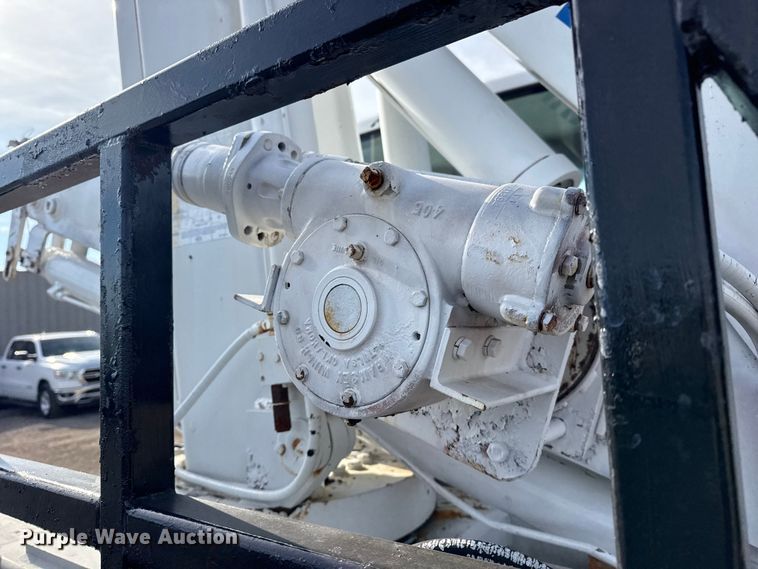 image for item EG1873 1997 Chevrolet Kodiak crane truck