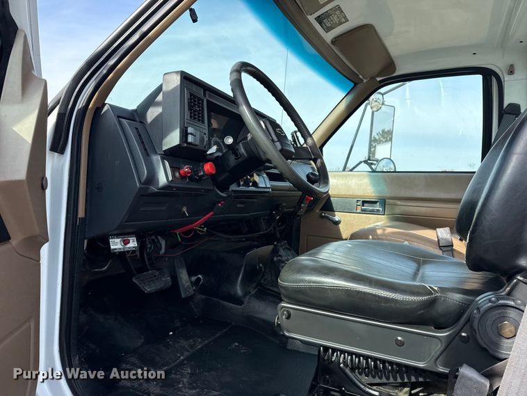 image for item EG1873 1997 Chevrolet Kodiak crane truck