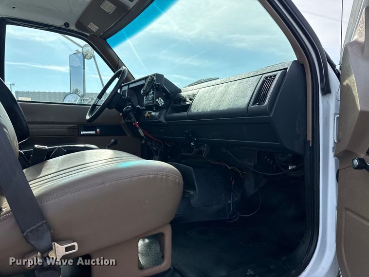 image for item EG1873 1997 Chevrolet Kodiak crane truck