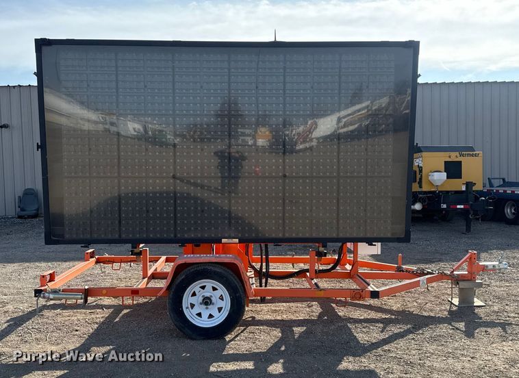 image for item EG1876 2015 Wanco, Inc. WTMMB message board trailer